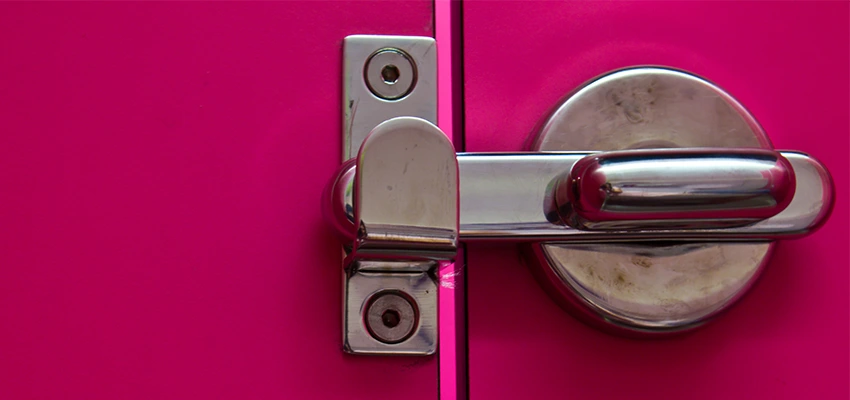 Childproof Gate Lock in Casa de Oro-Mount Helix, California
