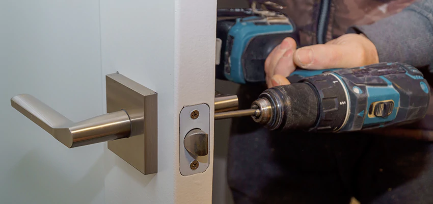 Broken Door Handle Lock Repair in Casa de Oro-Mount Helix, California