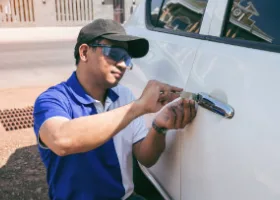 Car Locksmith in Casa de Oro-Mount Helix, CA